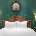 Ds La Belle Vie Hotel & Suite